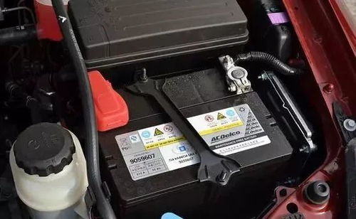 汽车电池寿命揭秘：您的爱车电池能用几年？